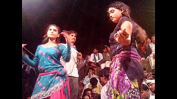 Bollywood Babe’s Seductive Moves: A Desi Dance Of Desire
