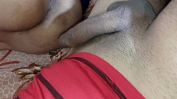 Desi Step-siblings’ Intimate Encounter: Close-up Passion With Hindi Moans