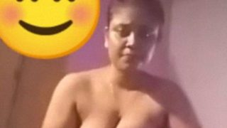 Sultry Sri Lankan Babe Strips Bare On A Steamy Video Call