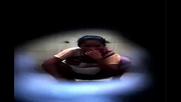 Tempting Tamil Temptress Teases In The Tub