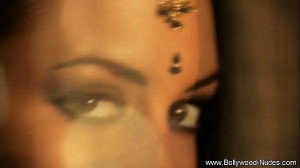 Sultry Indian Milf In All Her Ravishing Glory