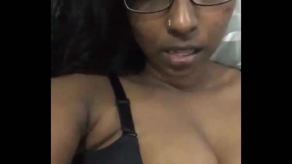Tamil Housewife’s Naughty Nude Selfie