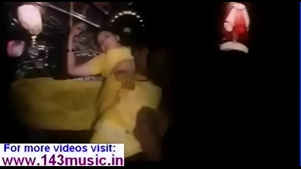 Sizzling Desi Housewife’s Secret Affair