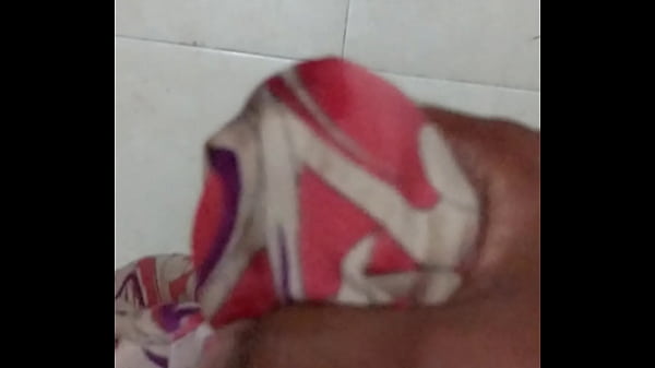 Sultry Saree Seduction: A Neighbor’s Forbidden Climax