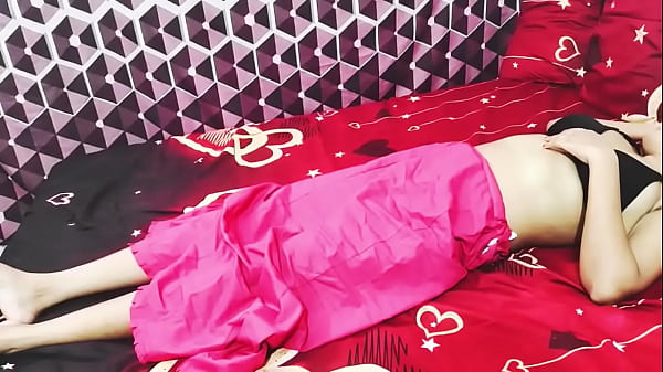 Sizzling Indian Bhabhi Gets Nailed Hardcore In Private Home Sex Tape