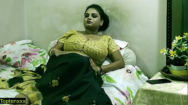Naughty Tamil Bhabhi’s Saree Seduction: Secret Fling With College Boy Goes Viral
