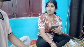 Curvy Bhabhi Pays For Her Package With Her Tight Wet Pussy