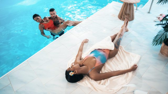 Sizzling Italian Teen Threesome: A Drenched And Dirty Foursome Fantasy