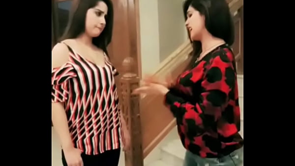Desi Hottie’s Steamy Video