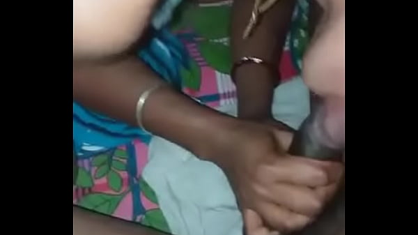 Hot Tamil Nadu Teen Gives Mind-blowing Head