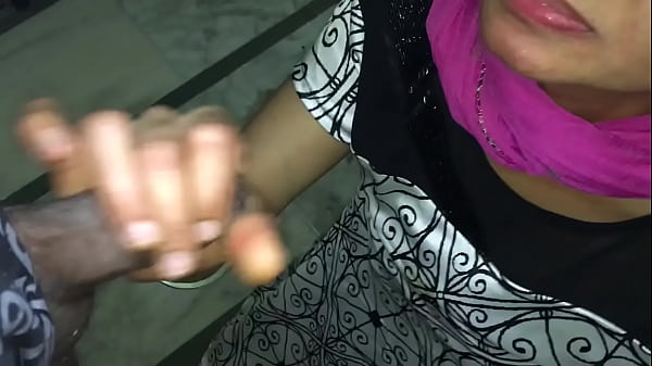 Indian Desi Bhabhi’s Passionate Cum Swallow