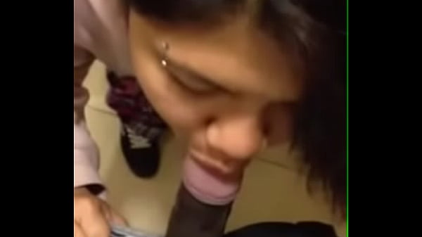 Desi Babe’s Deepthroat Delight