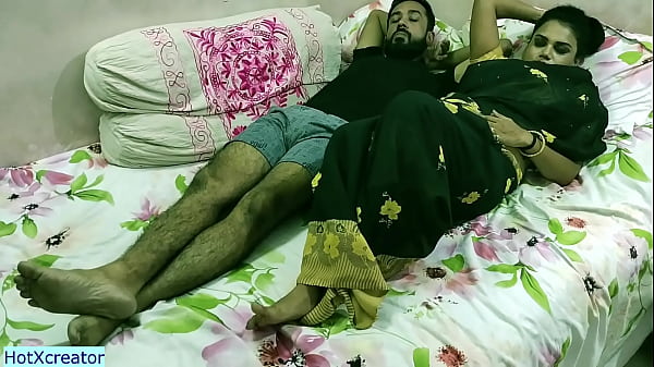 Sizzling Bhabhi Sneaks Into My Room For A Steamy Saree Fuck Session