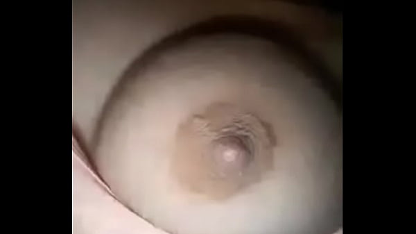 Desi Babe Flaunting Her Luscious Tits