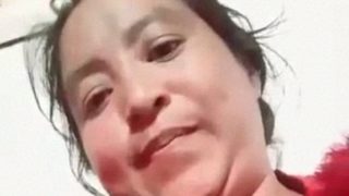 Desi Babe’s Dripping Wet Pussy Video
