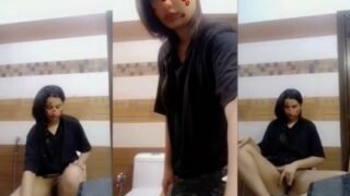 Steamy Desi Bathroom Fingering Mms