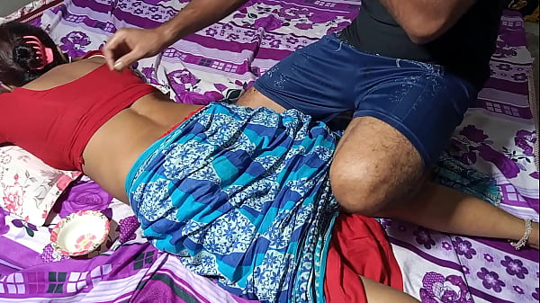 Friend’s Mom Fucks My Pussy Under The Pretense Of A Back Massage – Clear Hindi Audio Xxx Sex