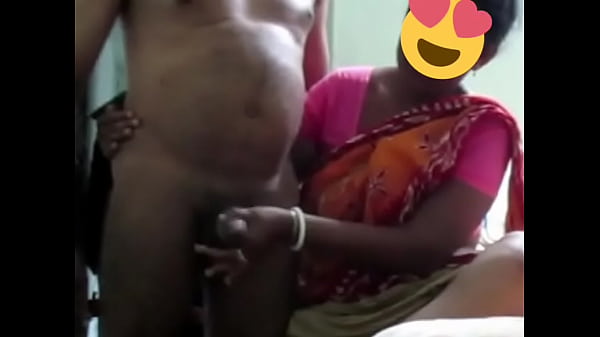 Sultry Indian Auntie’s Handjob To Explosive Climax