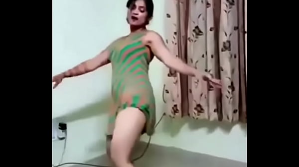 Desi Diva’s Seductive Moves