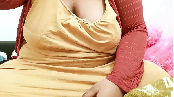 Hot Bengali Bhabhi With Juicy Melons