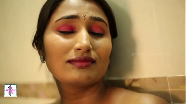 Desi Babe’s Steamy Bathroom Fling – Private Mms Exposed