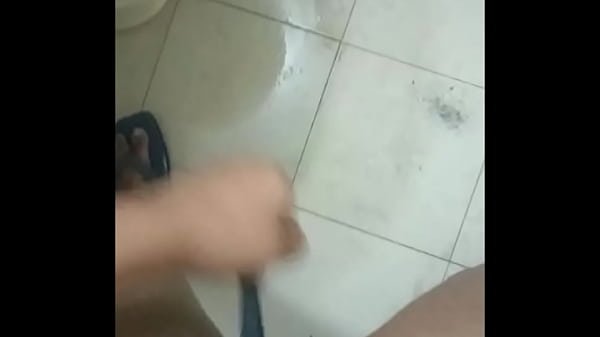 Desi Girl Gets Fingered And Eaten Out In The Washroom