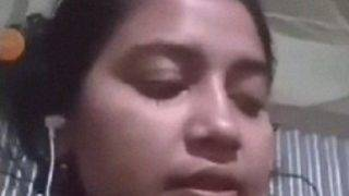 Watch This Kolkata Shantipur Kudi Strip Down And Flaunt Her Naked Body Live On Video Call