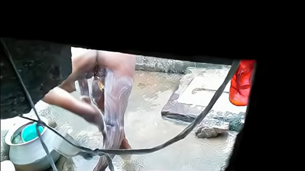 Secret Bathroom Glimpse: Tamil Aunty’s Private Shower