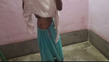 Desi Ki Nayi Hot Sexy Girl, Mote Lambe Kela Choosne Wali Raand