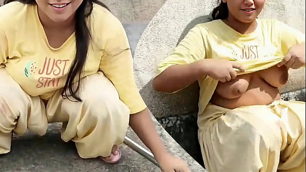 छत पर जवान भाभी के साथ उत्तेजक देसी रोमांस, गांव की बोल्ड लड़की का आउटडोर हिंदी सेक्सी वीडियो