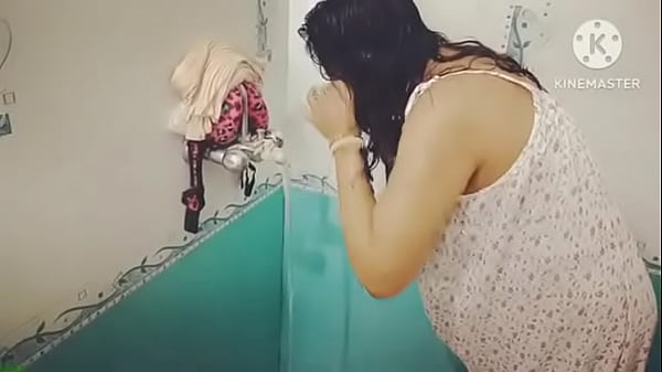 Desi Girl’s Steamy Bath, Wet And Wild