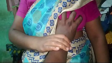 Indian Housewife Priyanka Gets Down And Dirty In A Homemade Fuck Session